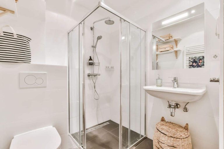 semi frameless corner shower screen