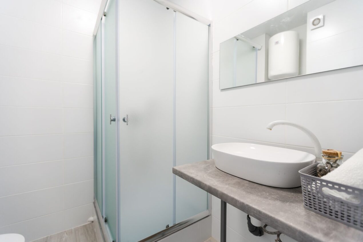 semi frameless sliding shower screens