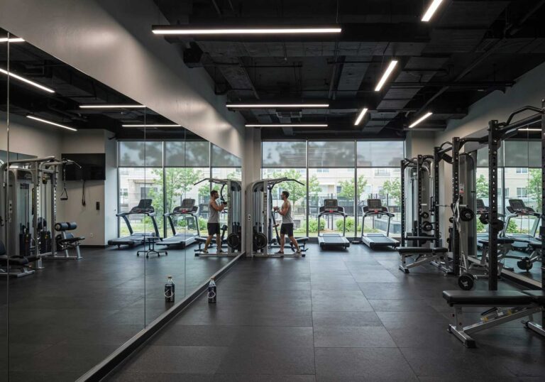 gym mirrors guide for home & commercial spaces